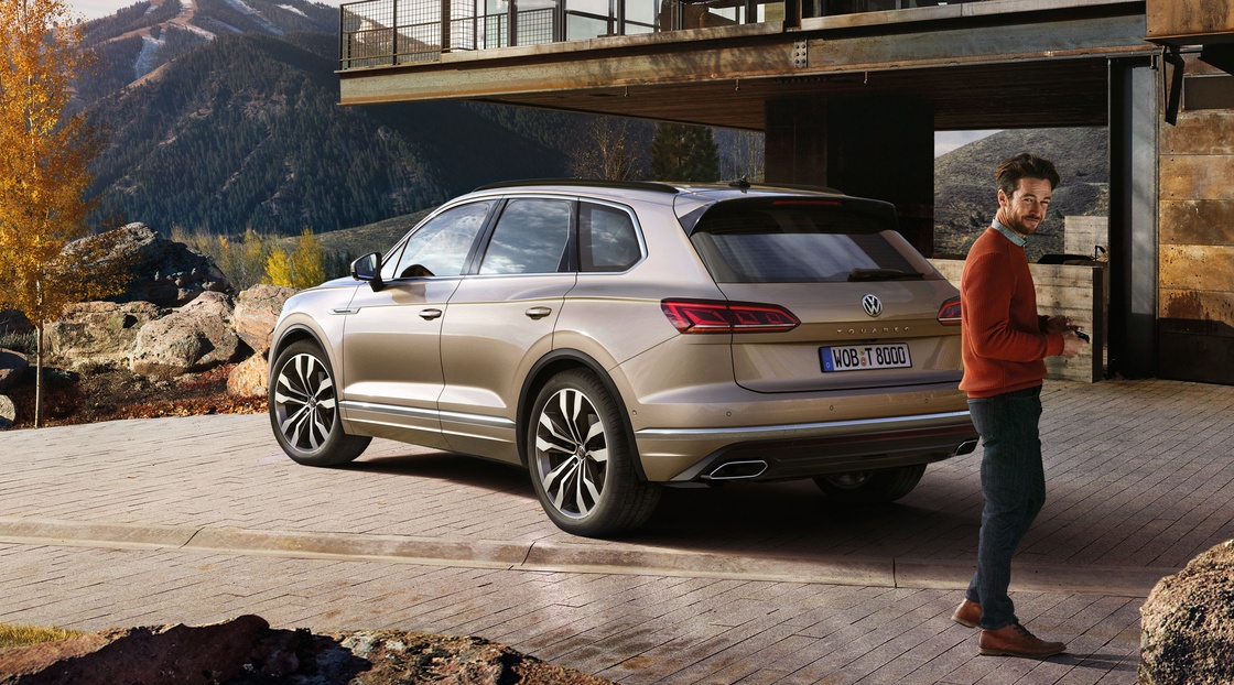 TG1702_3-4-rear-gold.jpg